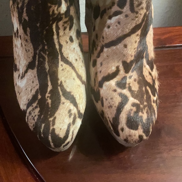 Vince Camuto Calf Hair Bootie Sz 10 - Picture 10 of 10